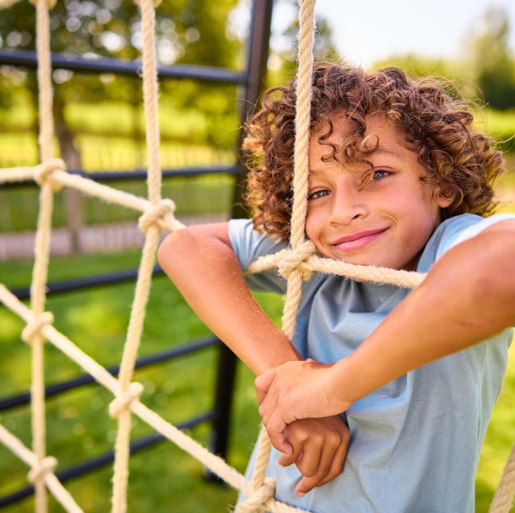 20.22.01.00_8715839077995_BERG PlayBase Climbing net M_Ecomkit_NL_5.jpg