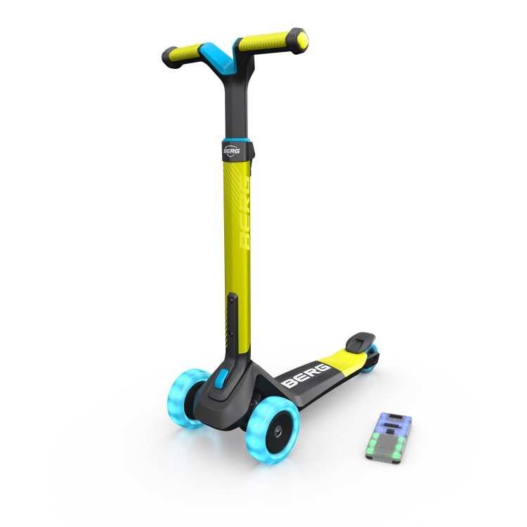 24.77.08.00_8715839090604_BERG Nexo Foldable Lights LED-deck Lime_PI1.jpg