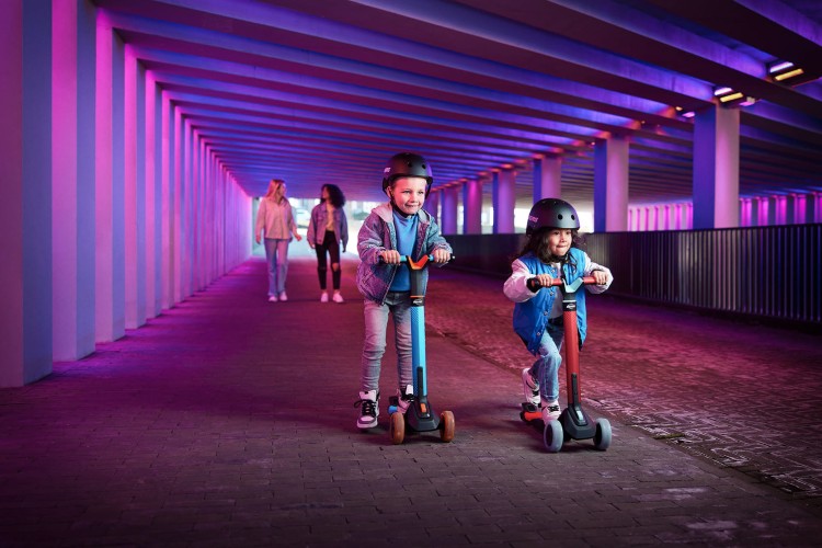 24.77.11.00_8715839090635_BERG Nexo Foldable Lights LED-deck Mint_Mood Image_25.jpg