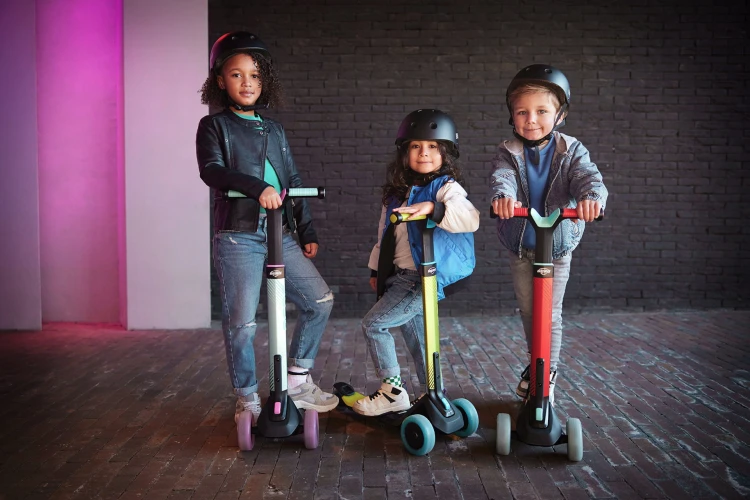 24.77.06.00_8715839090581_BERG Nexo Foldable Lights Red_Mood Image_5.jpg