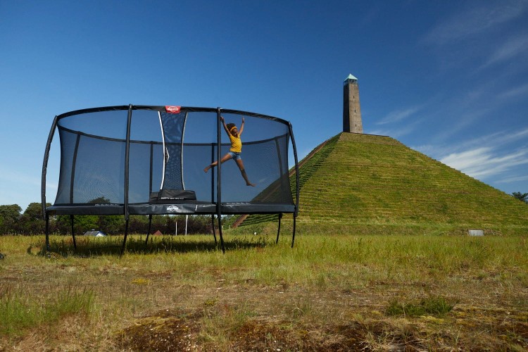 30.35.75.33_8715839101195_BERG Grand Champion Regular 520 Grey + Safety Net Deluxe_Mood Image_22.jpg