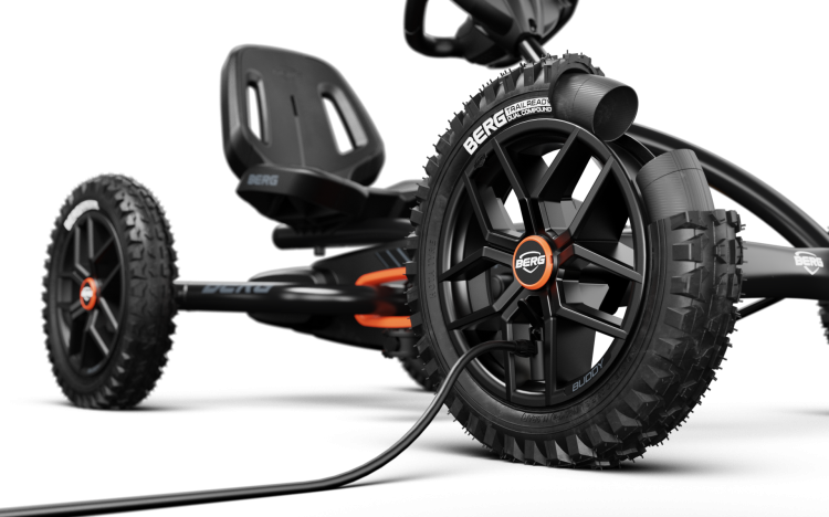 24.20.70.00_8715839105377_BERG Buddy Cross Black_PI8.png