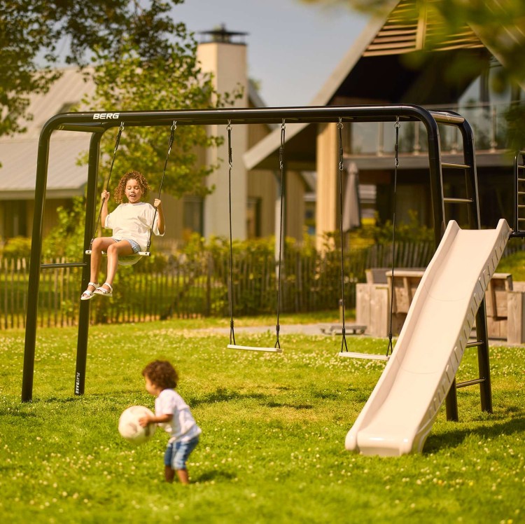 22.41.08.00_8715839104554_BERG PlayBase Large + Play set_Ecomkit_No text_8.jpeg