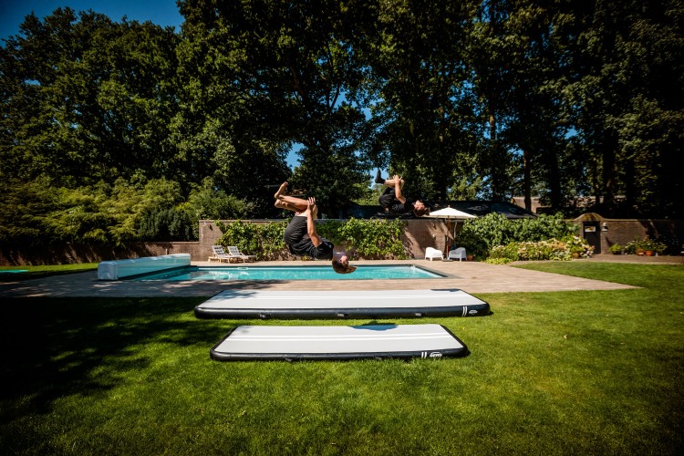 36.01.24.01_8715839103496_BERG AirTrack Home 500_Mood Image_1.jpg