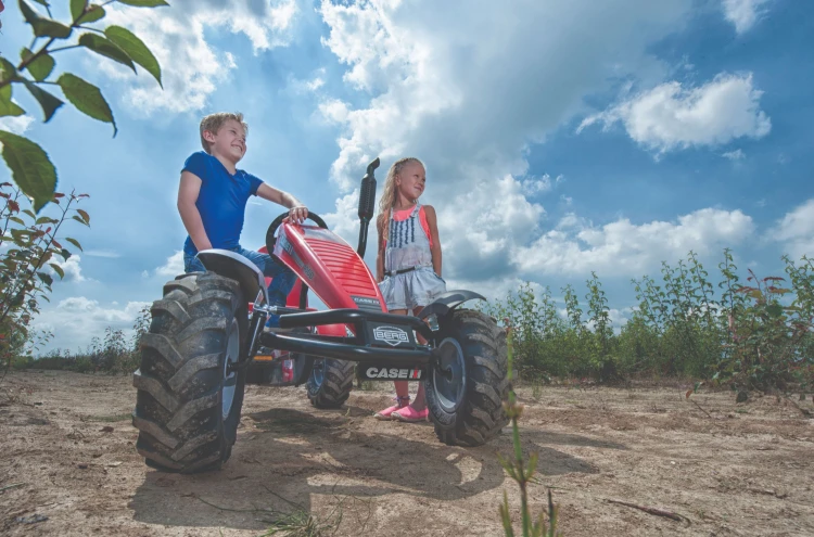 07.11.02.00_8715839051049_BERG XL Case IH BFR_Mood Image_6.jpg