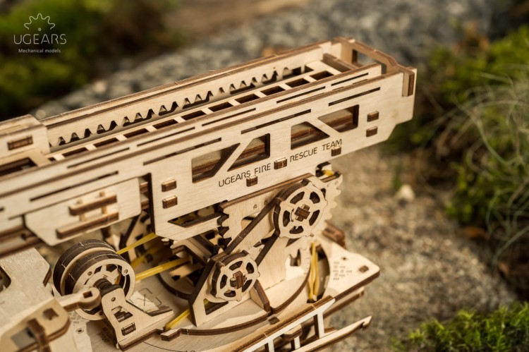Ugears Truck UGM-11 Additions Fire Ladder 2255.jpg