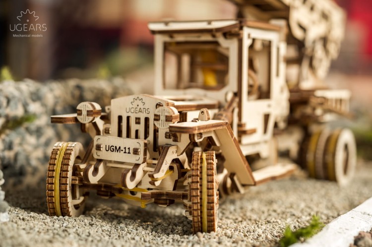 Ugears Truck UGM-11 Additions Fire Ladder 2237.jpg