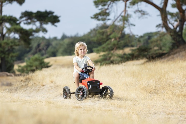 preview_Jeep Buzzy Rubicon with boy.jpg