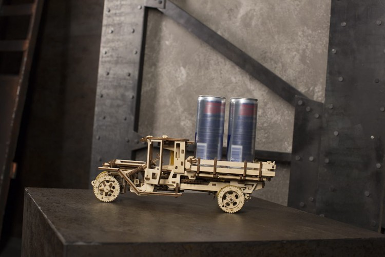 Model Truck UGM 11 11.jpg