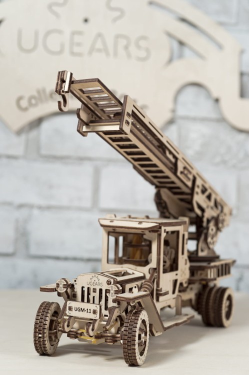 Ugears Fire Truck Rescue Ladder 07.jpg