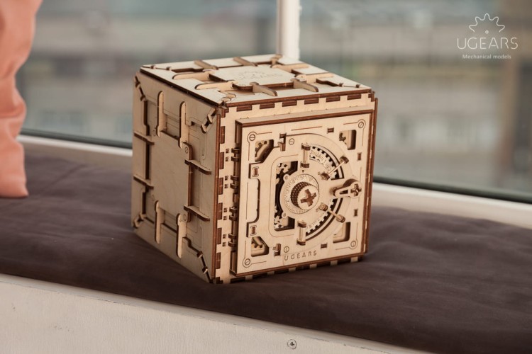 Ugears Safe 8349.jpg